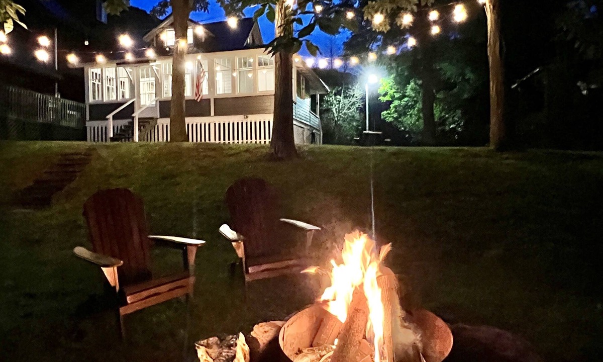 Hopewell Cottage | Riverfront Cottage offering a large enclosed porch overlooking the River!