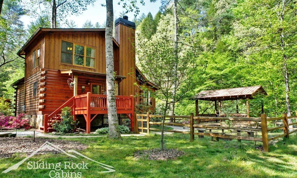 Ellijay Cabin | Riverfront flat land! Rustic, hot tub, pet friendly-fenced yard
