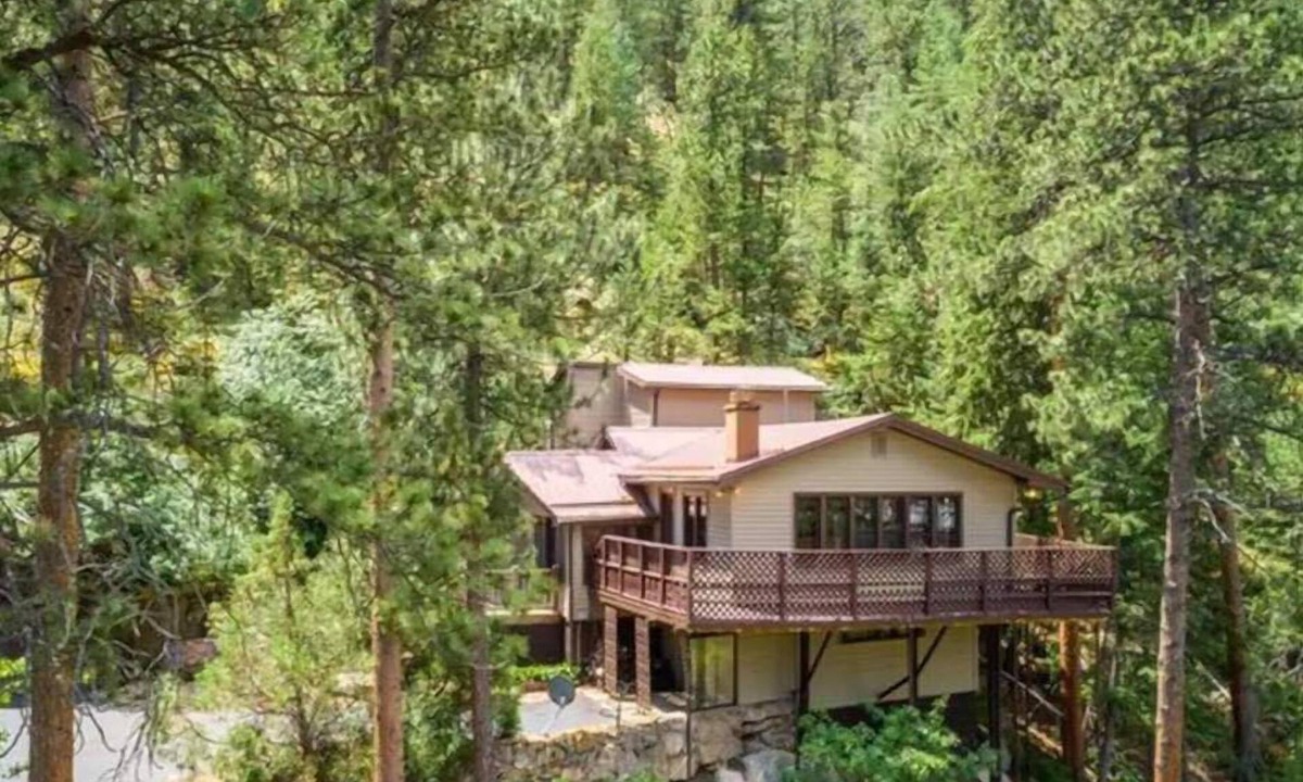 Drake Cabin | Riverfront Fly Fishing Cabin Near Estes Park & RMNP