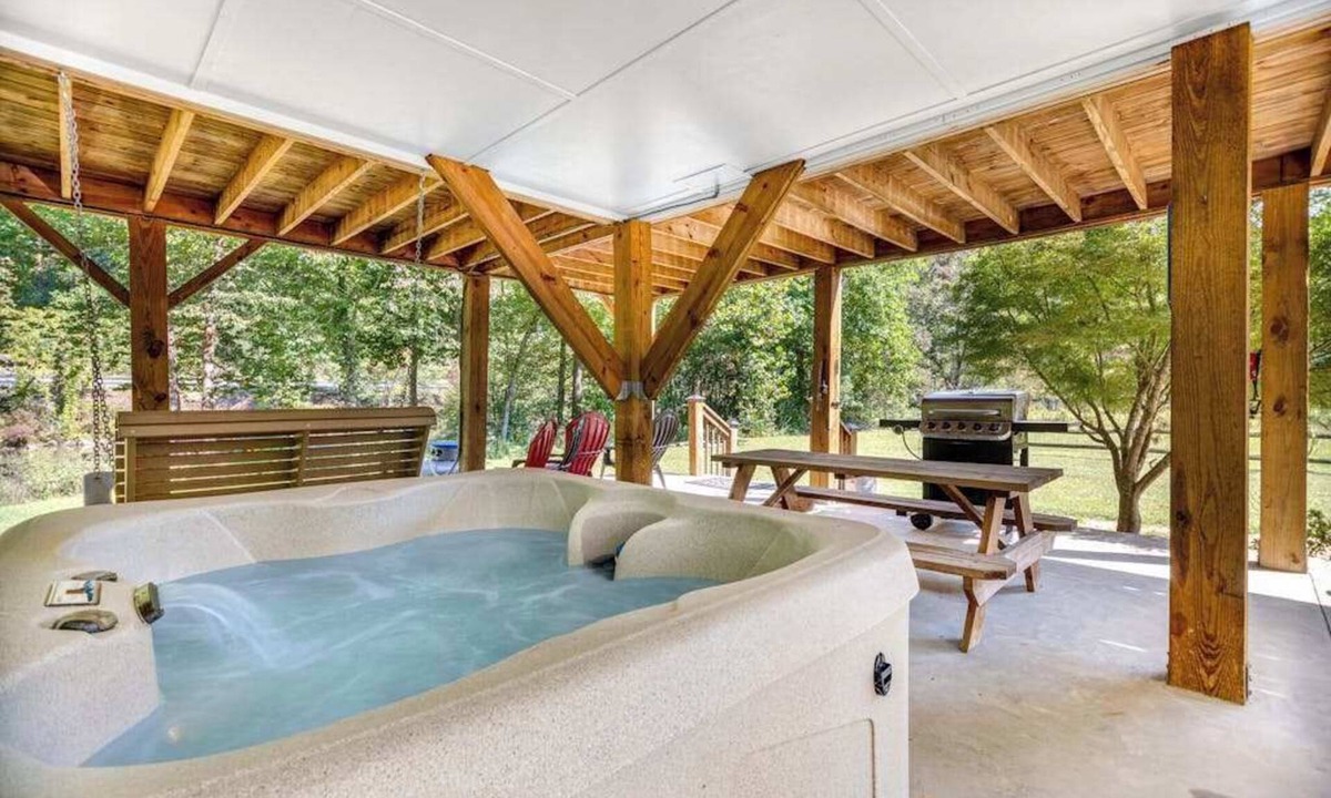 Whittier House | Riverfront gem w/wraparound deck, horseshoes, firepit, hot tub, WiFi - 2 dogs OK