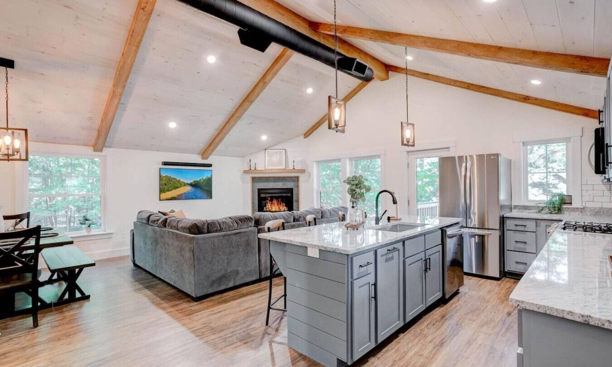Center Conway House | Riverfront Getaway in Conway, Saco River Farmhouse