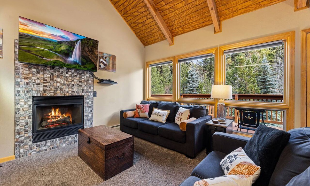 Fall River Estates Condo | Riverfront Hideaway Fireplace Close to RMNP