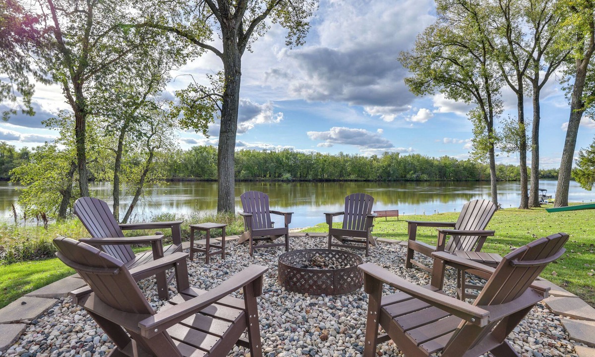Wisconsin Dells Cabin | Riverfront Home w/Private Dock in Wisconsin Dells