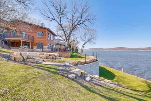 Wabasha House | Riverfront Home w/Yard Games in Wabasha!