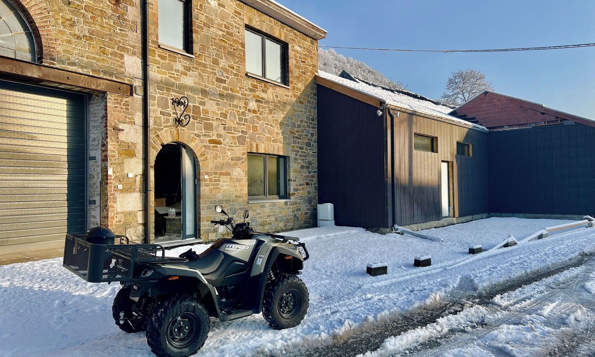 Fraipont House | Riverfront house with jacuzzi and games room