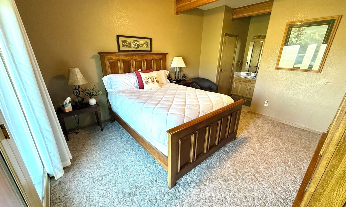 White Bird Bed & Breakfast | Riverfront Lodge in White Bird, ID – 1BR w/Panoramic Views & Breakfast Unit 6