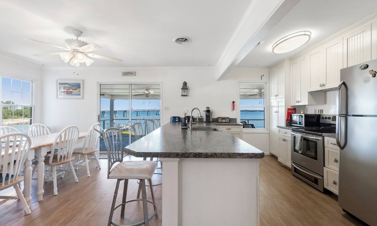 Topping House | Riverfront Nostalgia | 4BR 3 BA | Sleeps 10