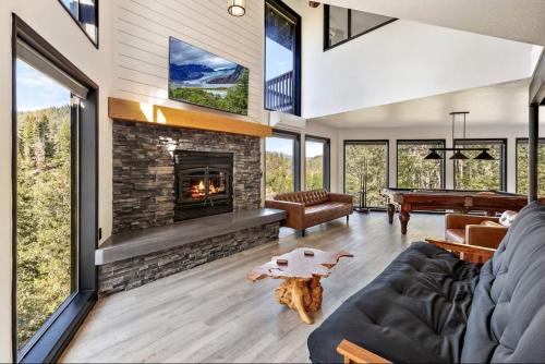 Trail House | Riverfront Retreat with pool, Hot Tub, Mountain Views