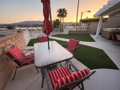 Bullhead City House | RIVERFRONT RUBY RED HOME WITH PRIVATE DOCK & View