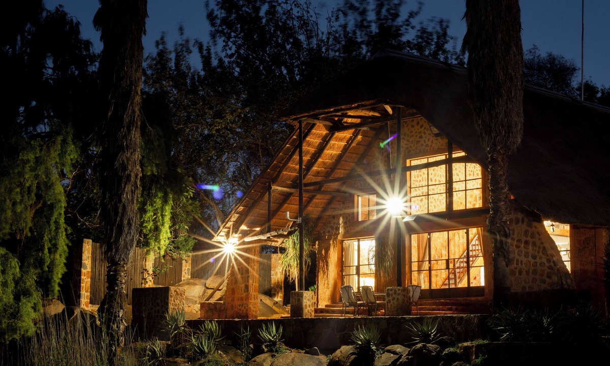 Tonteldoos Cabin | Riverman Cabin Country Lodge