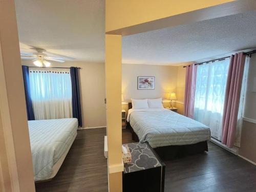 Little Fort Hotel | Rivermount Motel