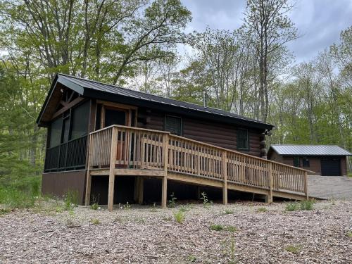Cushing House | Rivers Edge Cabins - Cozy Lookout