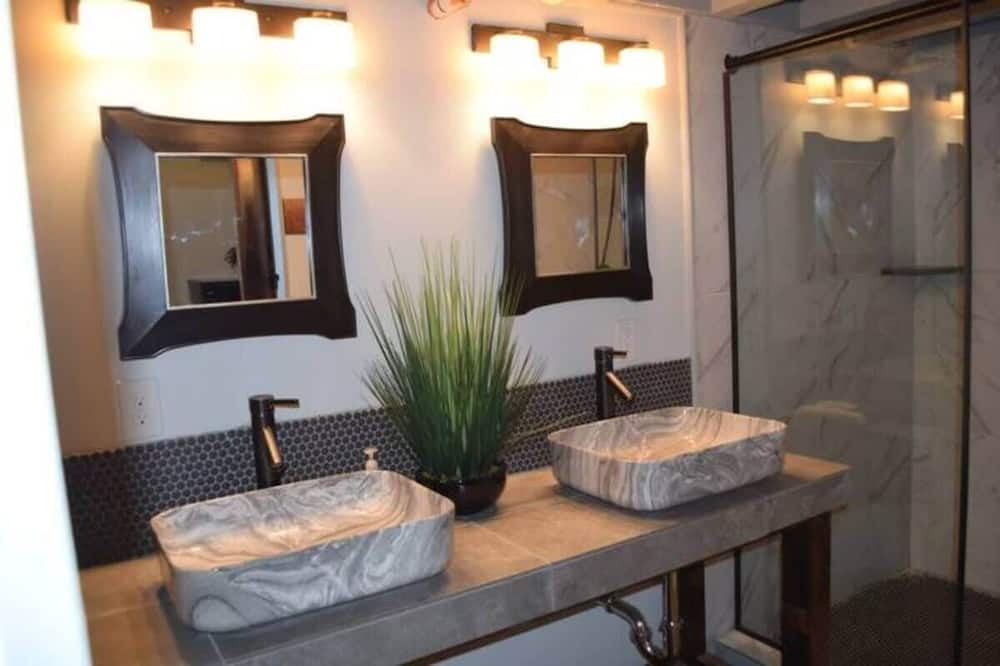 Niles Apartment | Rivers Edge Lofts - Unit 9