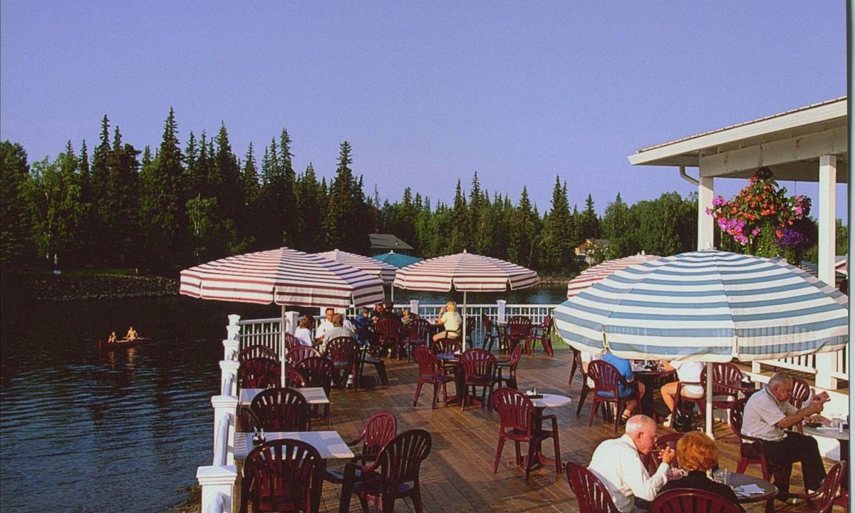 College Hotel | Rivers Edge Resort
