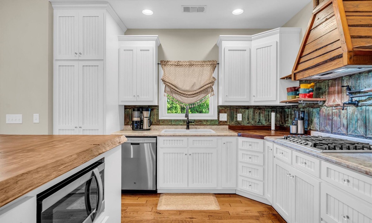 Columbus House | Riverside Getaway, Columbus, Fishing