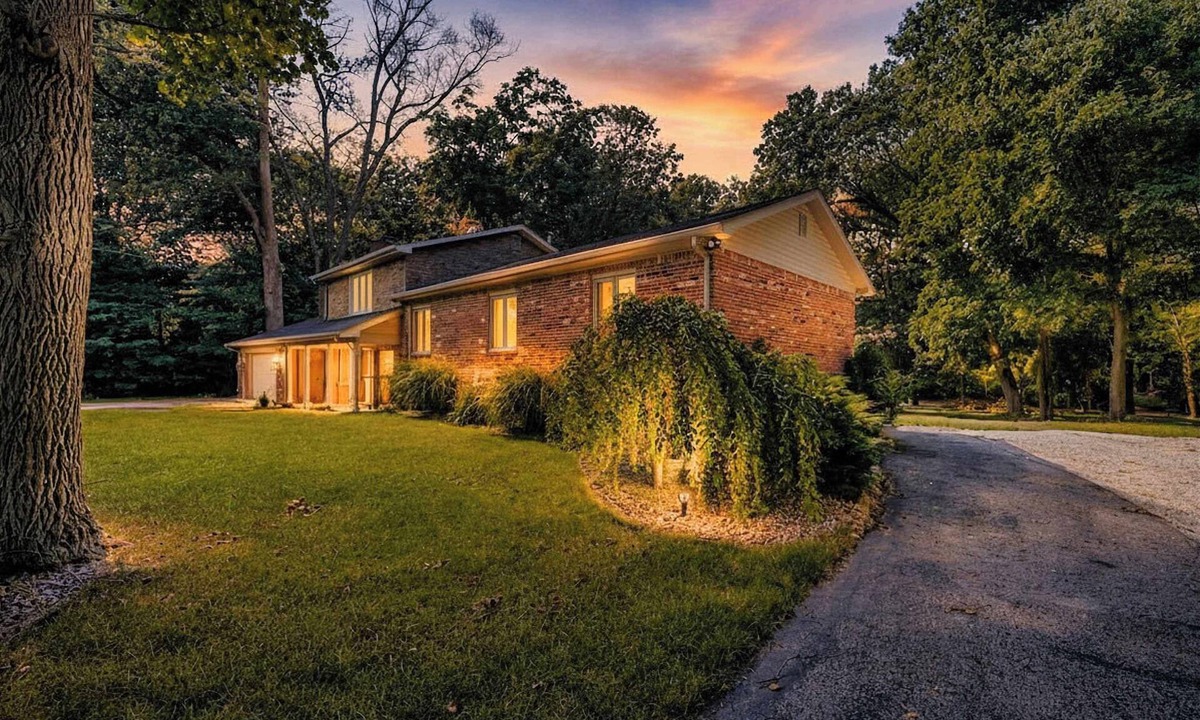 Fishers House | Riverside Haven | Secluded Oasis | Hot Tub | Grill