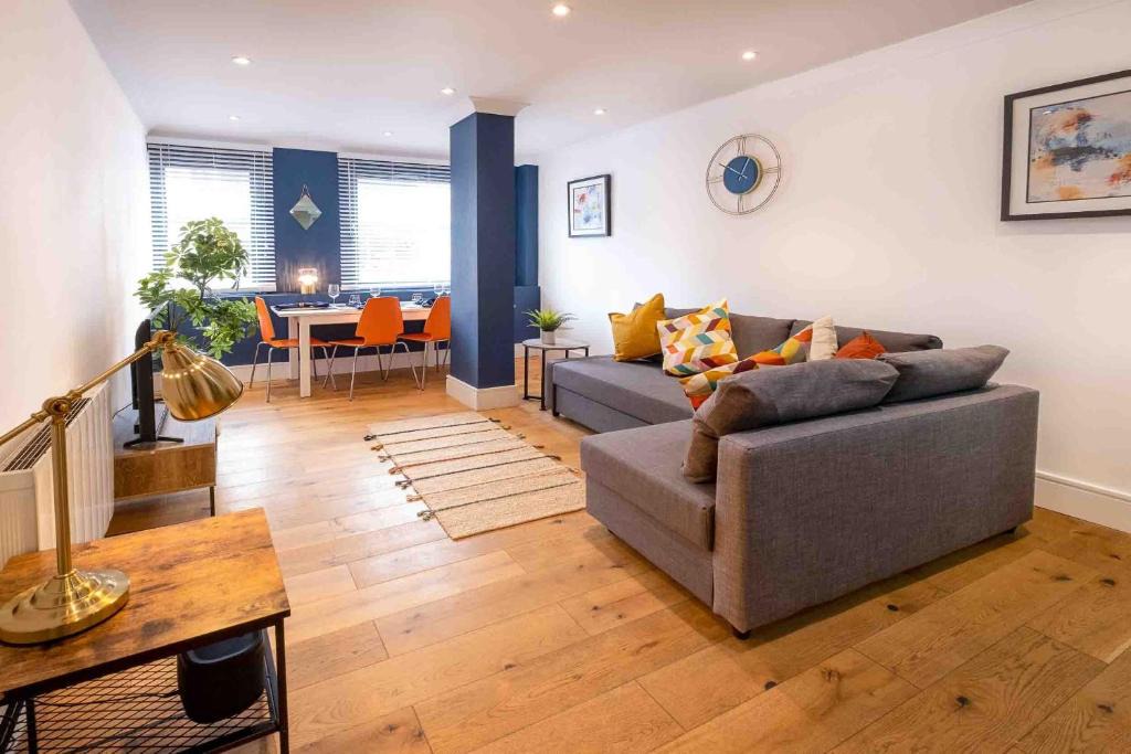 Bristol City Centre Apartment | Riverside House Bristol