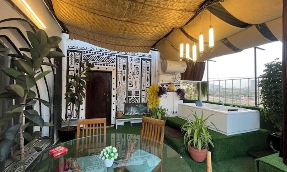 Meera Nagar Apartment | Riverside Jacuzzi Terrace patio with safety