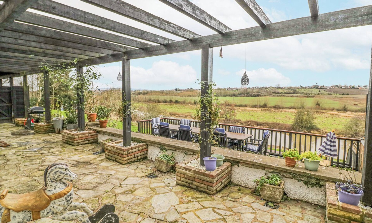 Evesham Cottage | Riverside Manor
