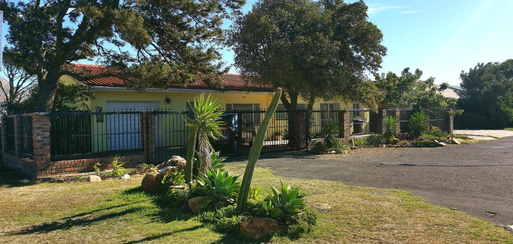 Gordon's Bay Villa | Riverside Villa