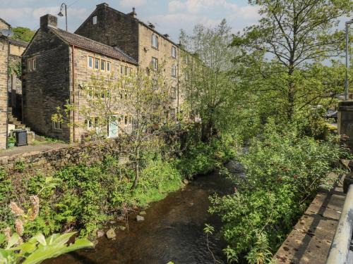 Holmfirth House | Riverview Cottage