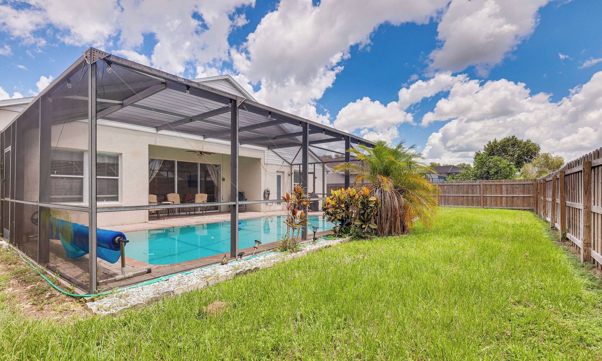 Riverview Cottage | Riverview Home w/Screened Pool ~ 1 Mi to Marina!