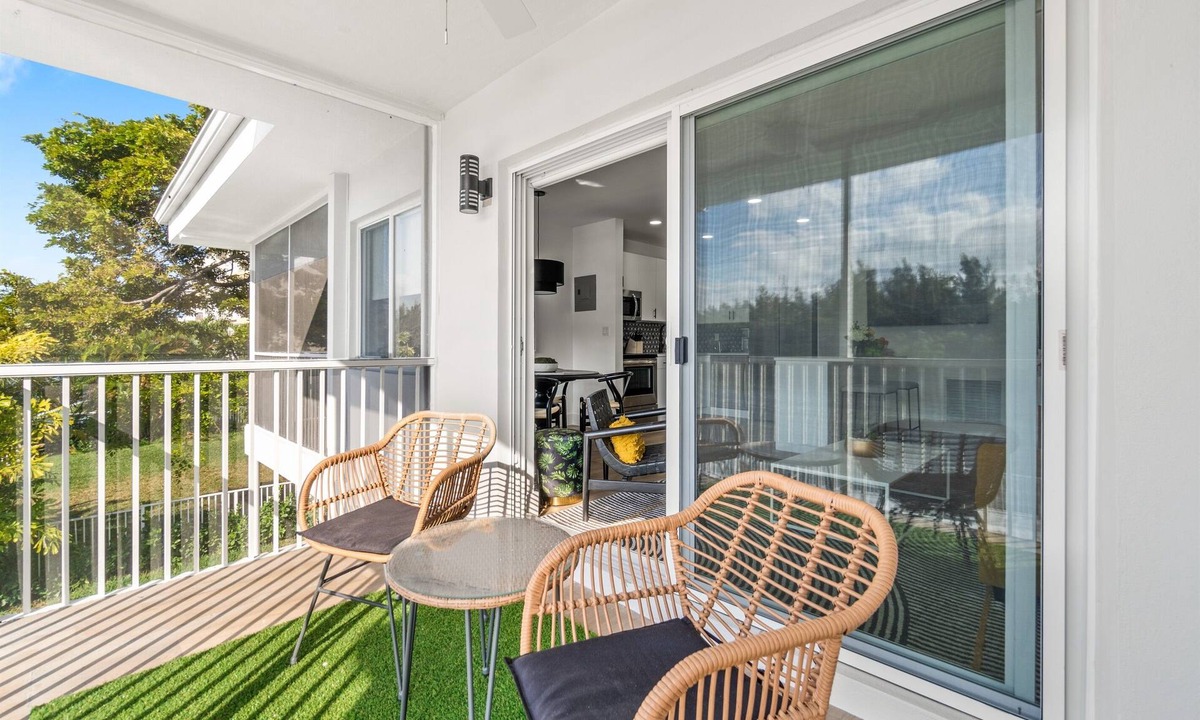 Deerfield Beach Apartment | RiverviewPalms 9|Waterfront|Walk 2 Deerfield Beach