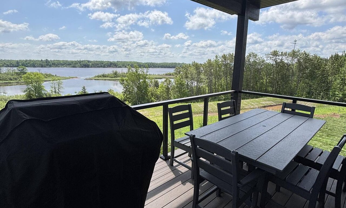 Duluth Apartment | RiverWest Superior Chalet - River Front - Sauna - Dog Friendly