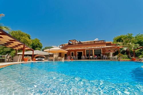 Karavostasi Hotel | Riviera Perdika Hotel