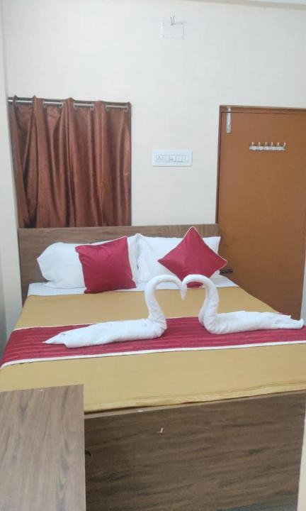 Triplicane Hotel | RKH INN