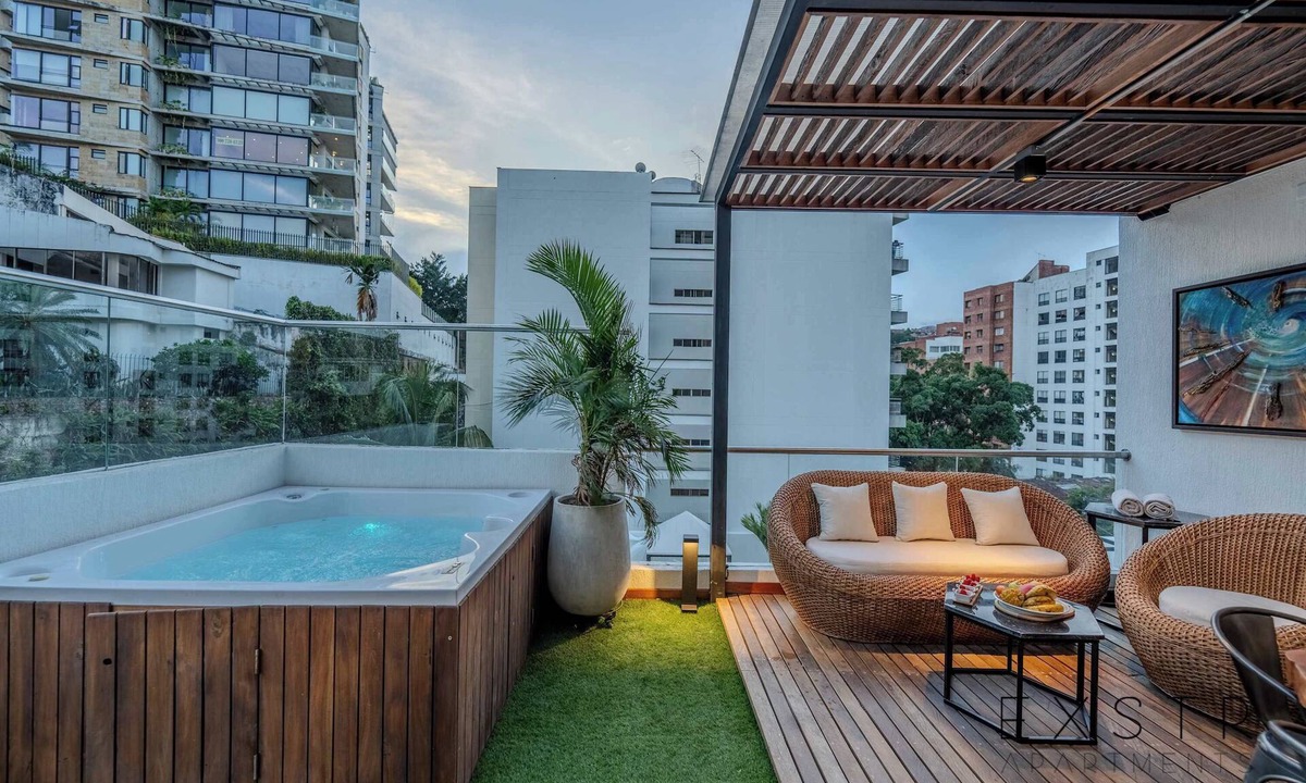 Cali Apartment | RM606 Cozy Jacuzzi Pad Pool Private Terrace