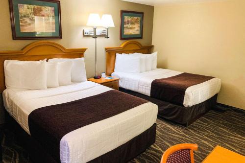 Sheridan Hotel | Roadside Motel