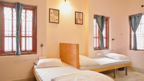 Gokulam Hostel | Roambay - Gokulam