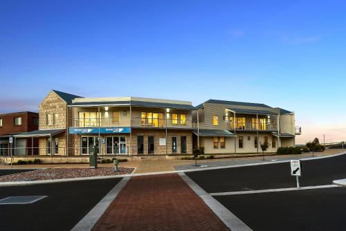 Waterhouse Apartment | Robe Marina Accommodation