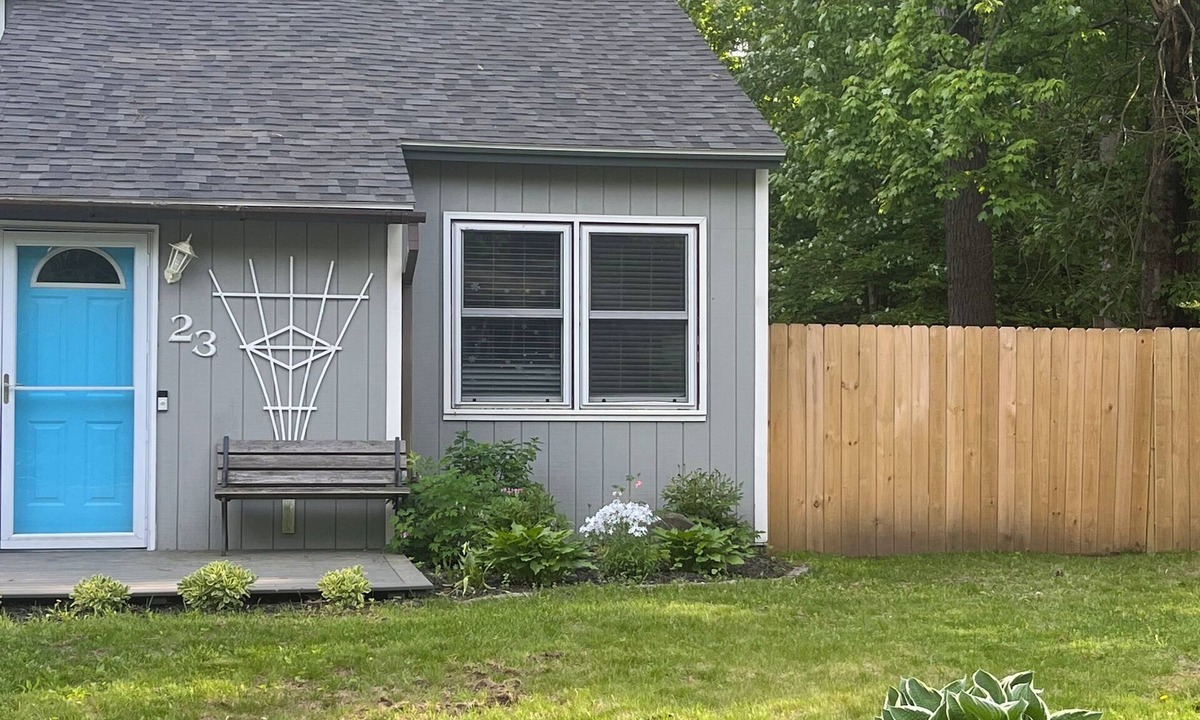 Malta Condo | Robin’s Wake Close to Saratoga Race Course. Pet Friendly!