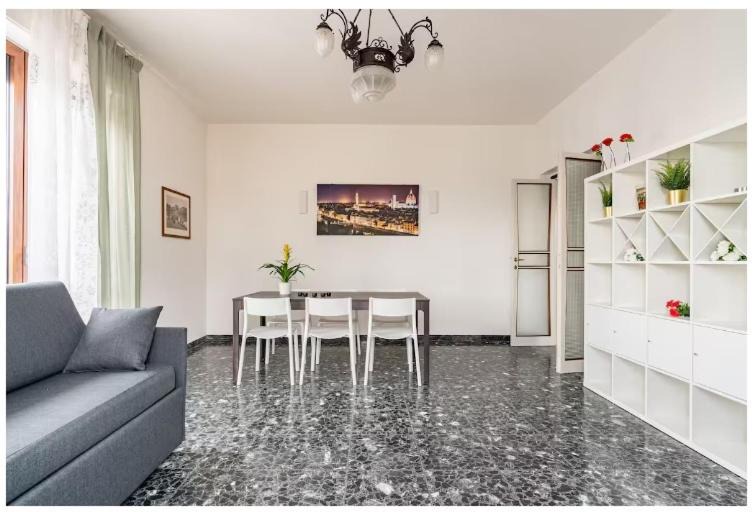 Santa Maria Novella Apartment | Roby Apartment in centro 3 camere 3 bagni