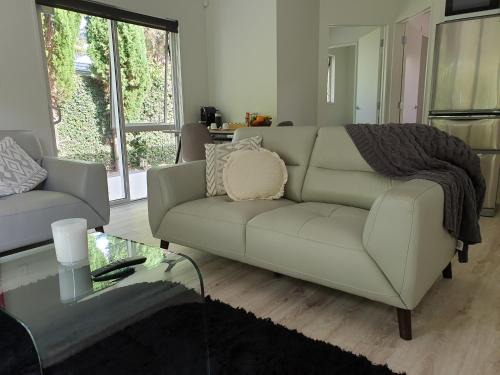 Hamilton House | Robyn's Retreat