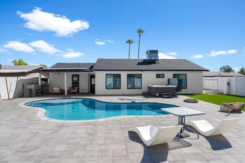 Mesa Grande House | Rock and Glam Paradise