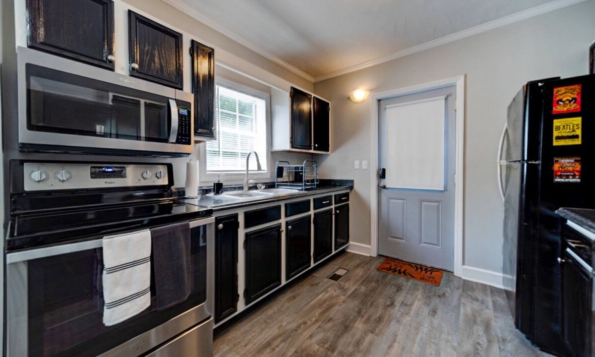 Murfreesboro Apartment | Rock and Roll Residence - short drive to Music City at 1/3 the Price!