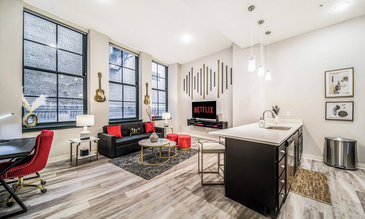 Gateway District Apartment | Rock & Roll Flat w/Indoor Pool+Sauna+Gym Downtown