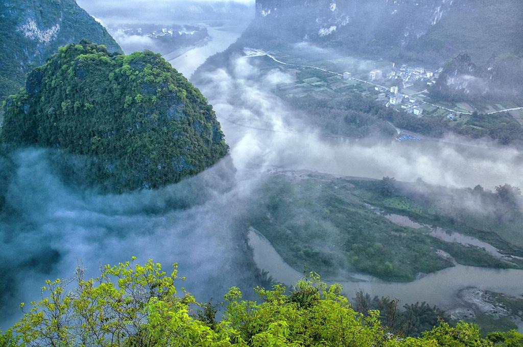 Yangshuo Hotel | Rock Wall Hotel