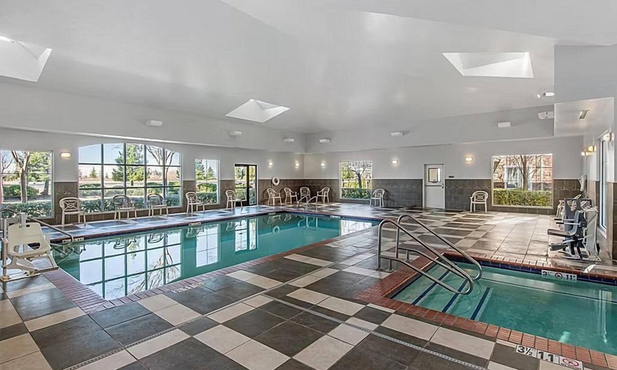 Pleasant Grove Apartment | Rocklin King Suite | Pool + Free Daily Breakfast