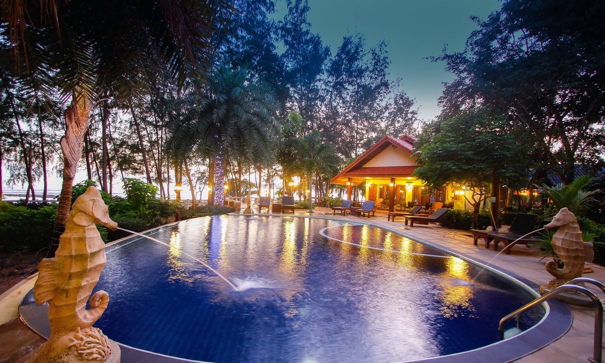 Thap Sakae Resort | Rocky Point Resort