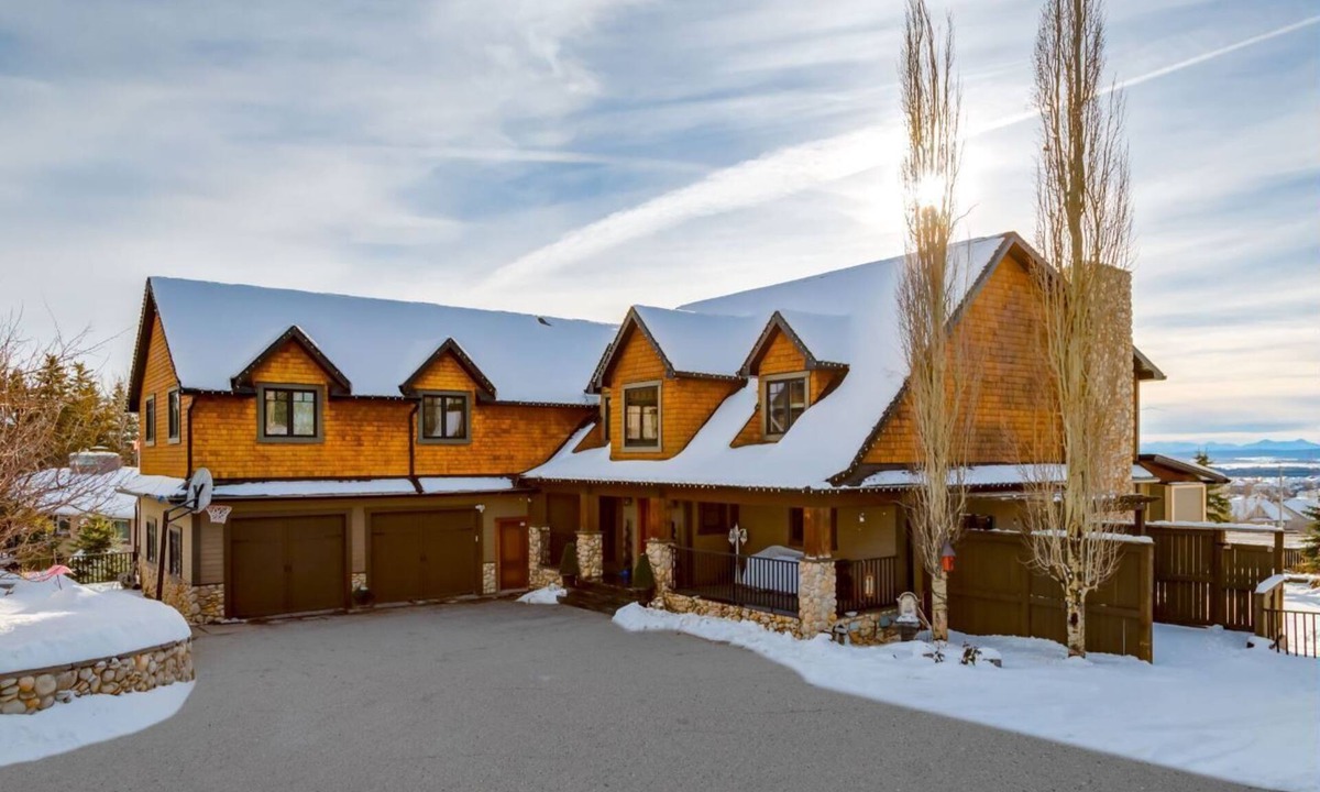 Northwest Calgary Bed & Breakfast | Rocky View Bed and Breakfast Garden Room