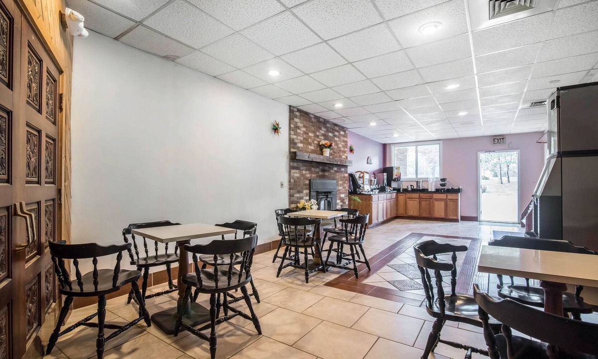 Bellows Falls Hotel | Rodeway Inn Bellows Falls