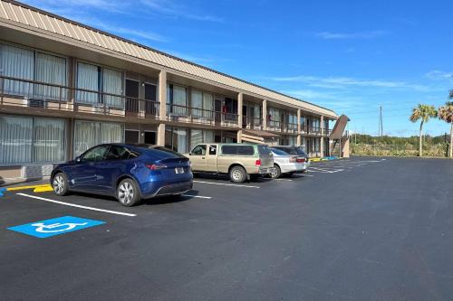 Bushnell Hotel | Rodeway Inn Bushnell