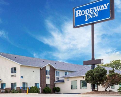 Cedar Rapids Hotel | Rodeway Inn Cedar Rapids Westdale