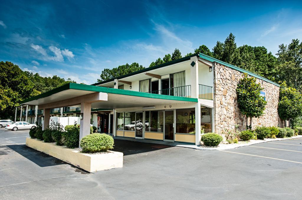 Gadsden Hotel | Rodeway Inn Gadsden 1-59 Exit 183