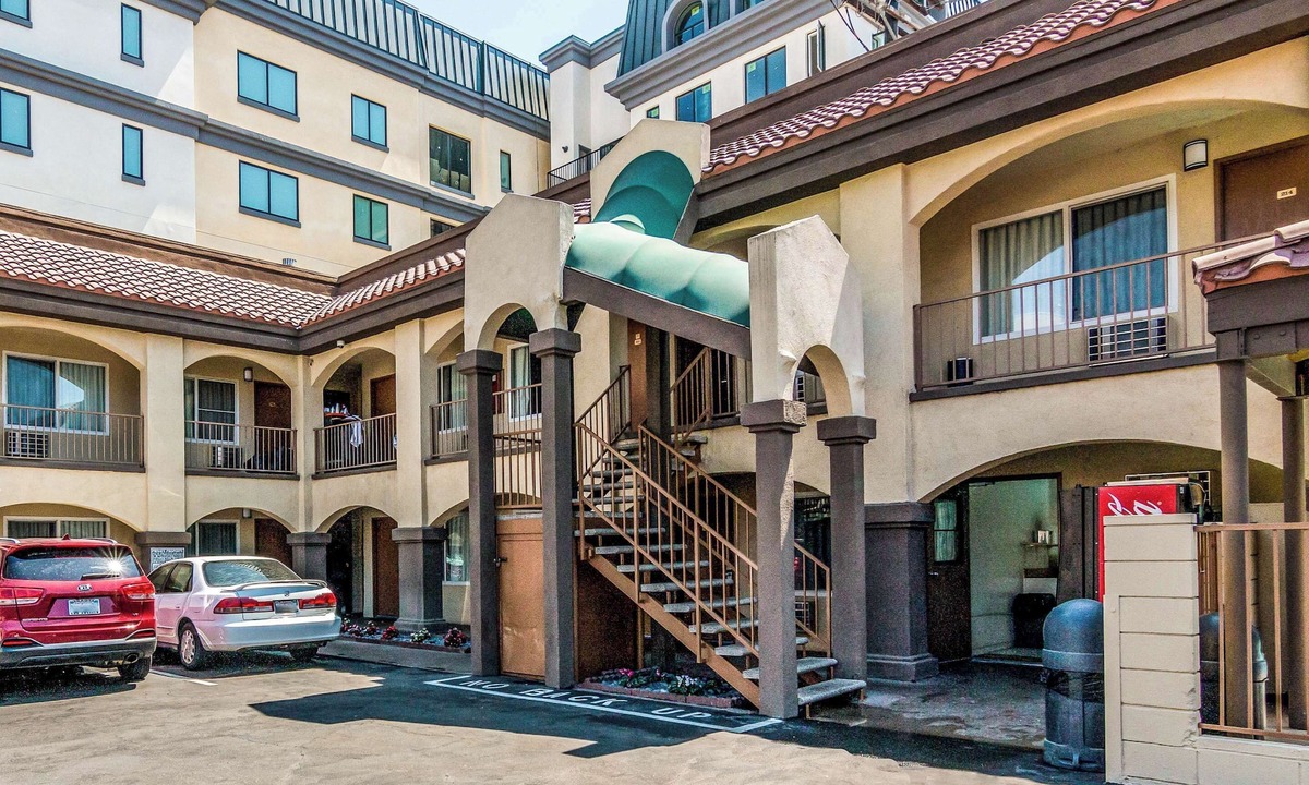 Pacific - Edison Hotel | Rodeway Inn Regalodge