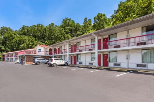 South Point Hotel | Rodeway Inn South Point